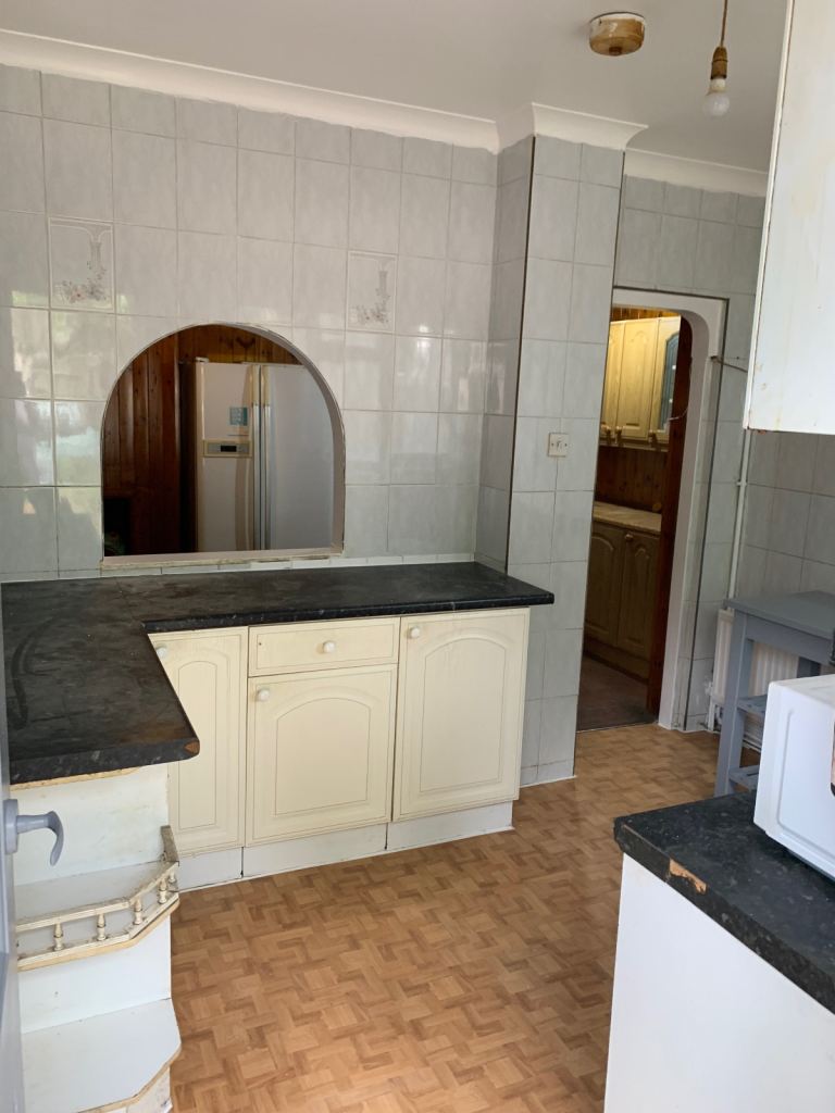 3 Bedroom 1 Bathroom House With Garden & Driveway to Rent For 1 Family