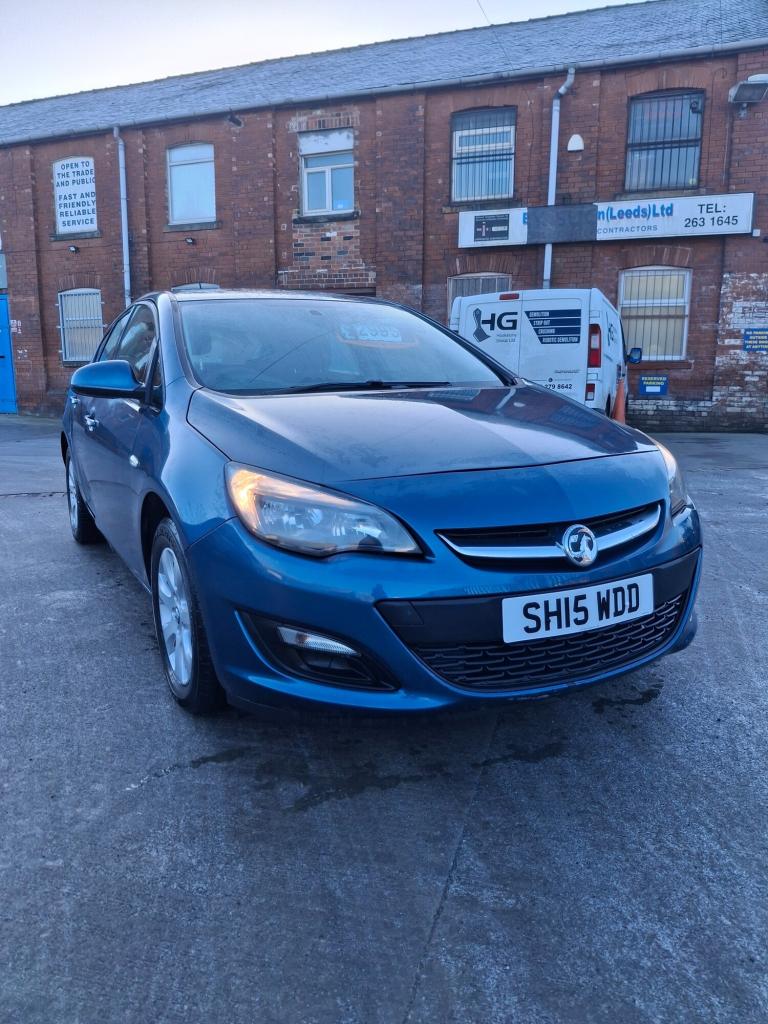 2015 Vauxhall Astra 1.6 CDTi 16V ecoFLEX Design 5dr HATCHBACK Diesel Manual