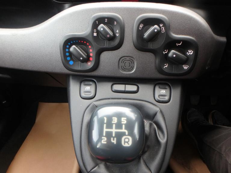 2012 Fiat Panda 1.2 Lounge 5dr..£35 Road Tax HATCHBACK Petrol Manual