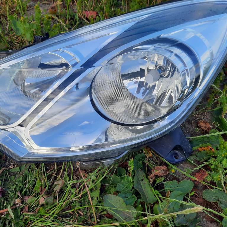 Citroen DS3 2013 Pre‑Facelift – Right OEM Headlight – All Tabs Intact – No Condensation