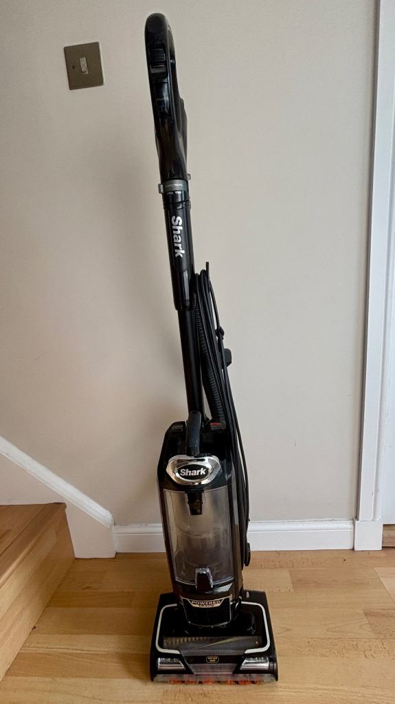 Shark Anti Hair Wrap Upright Pet Vacuum NZ801UKT 