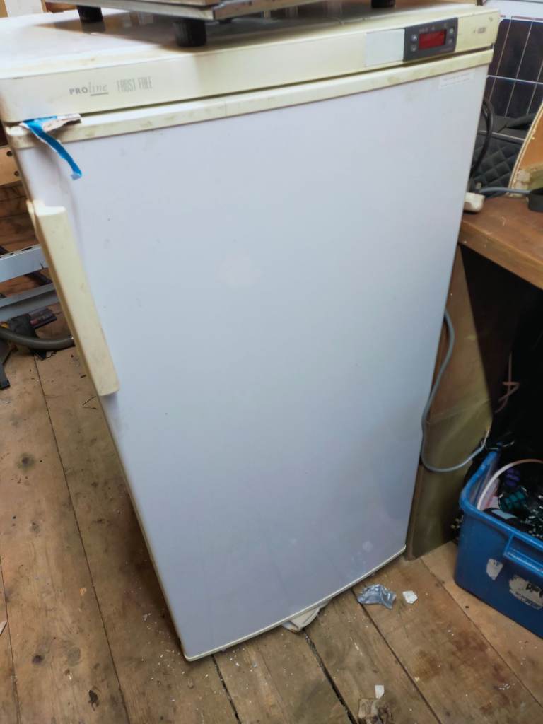 proline upright freezer