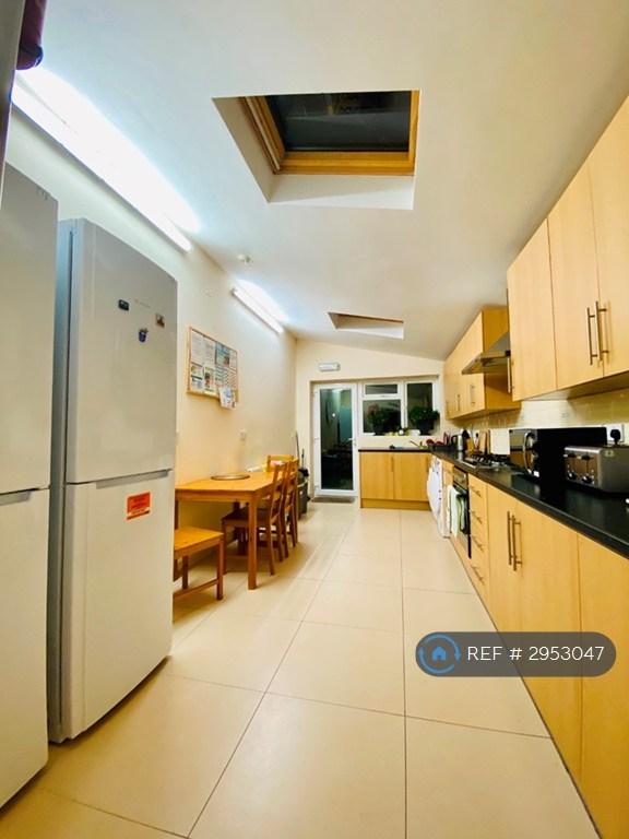 1 bedroom in Viola Avenue, Staines, TW19 (#2953047)