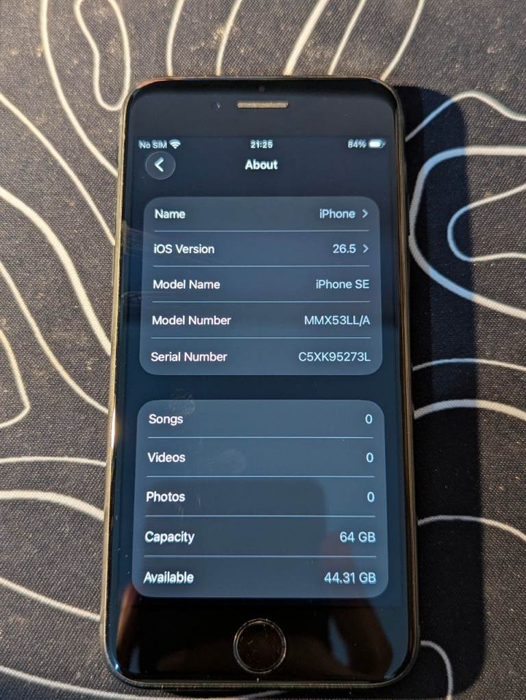 iPhone SE 2022 3rd gen, 99% battery health, LIKE NEW 