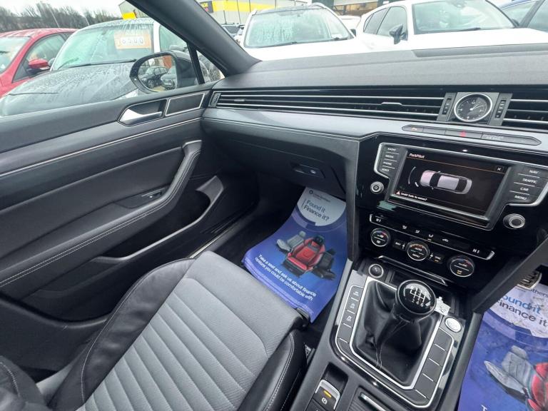 2015 Volkswagen Passat 2.0 TDI SCR 190 R-Line 4dr SALOON DIESEL Manual