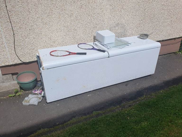 SCRAP FRIDGE FREEZER FREE TO COLLECT