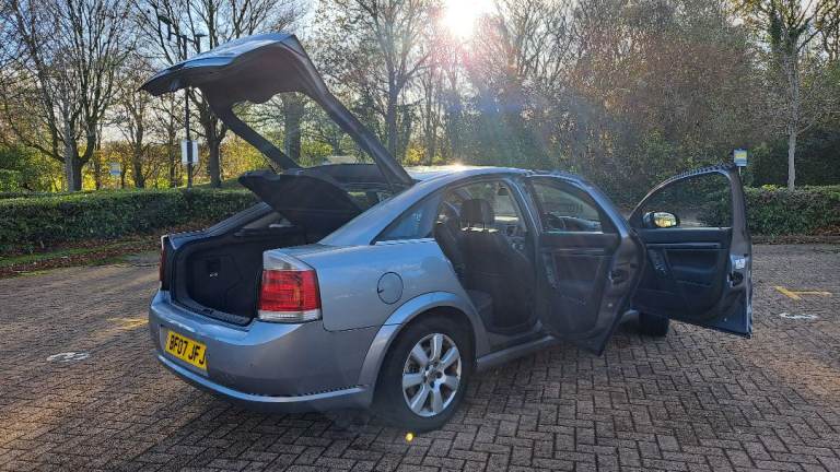 2007 Vauxhall Vectra 2.2 Direct Petrol Automatic – Rare Spec – New MOT – ULEZ Compliant