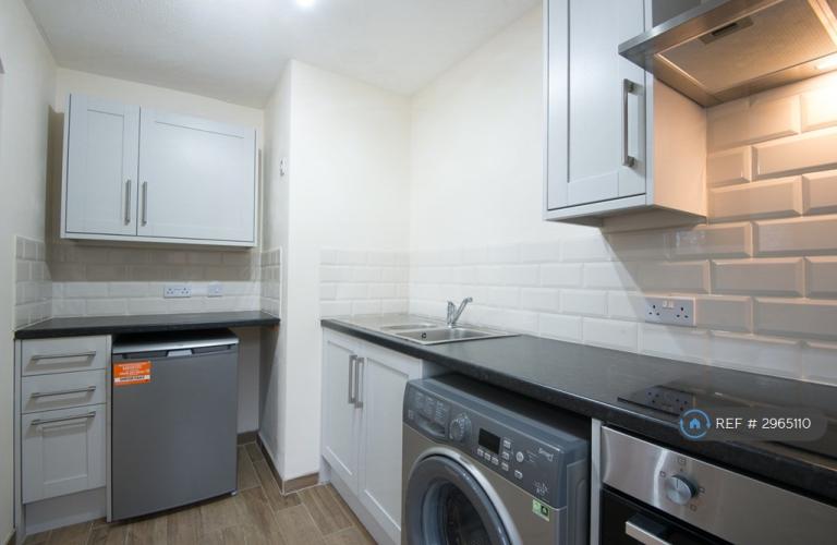 1 bedroom flat in Fletton, Peterborough, PE2 (1 bed) (#2965110)