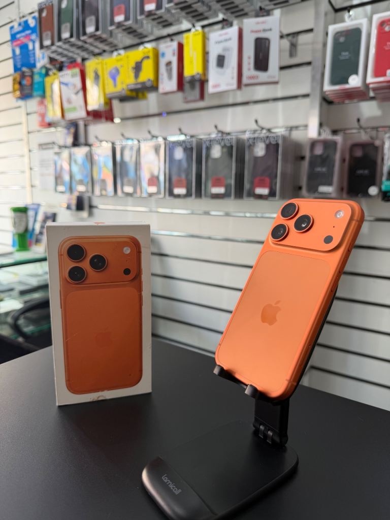 Apple iPhone 17 Pro 256GB Cosmic Orange (Unlocked) in Immaculate Condition 100% BH