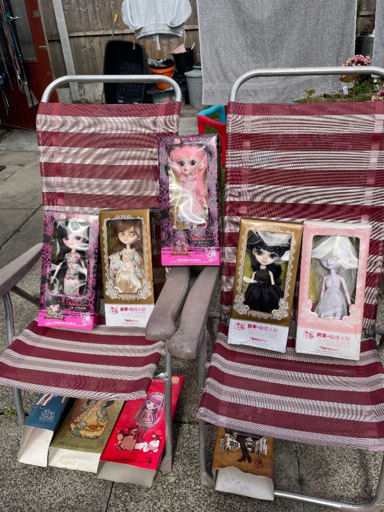 Collection of 6 Blythe-style Dolls in Boxes – As Good As New