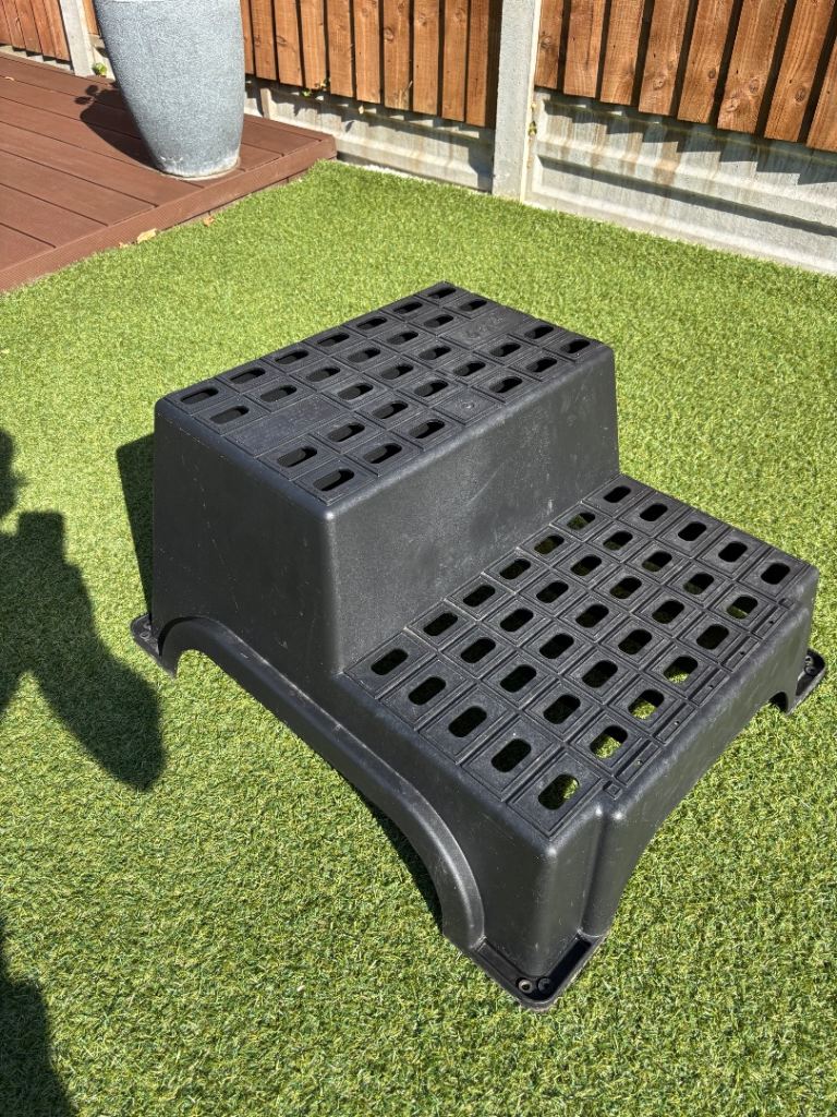 Milenco extra wide caravan step 52cm