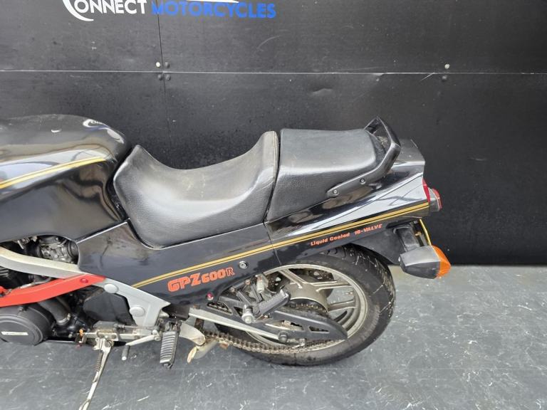 KAWASAKI GPZ 600 R PROJECT BIKE HPI CLEAR