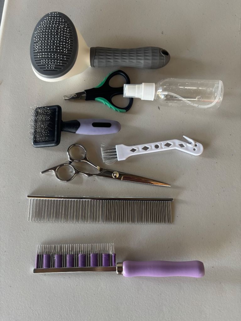 Grooming equipment 