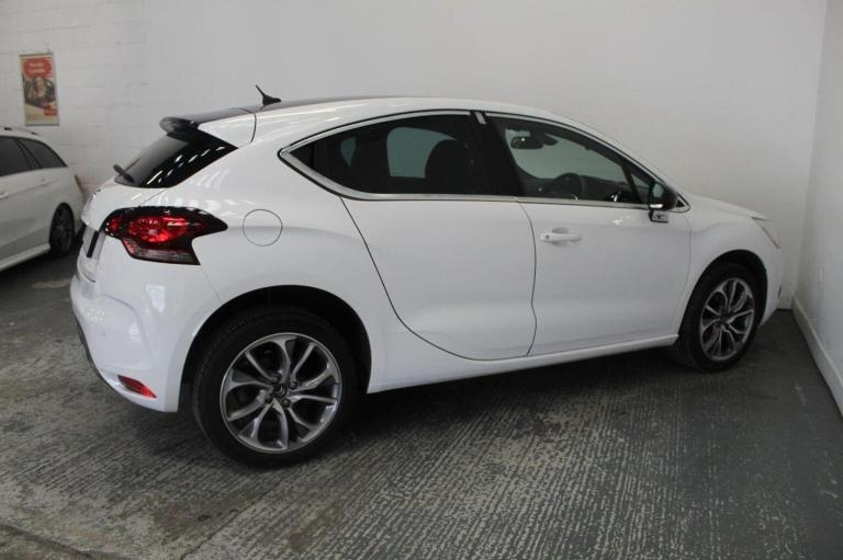 CITROEN DS4 1.6 e-HDi Airdream DStyle Nav Euro 5 (s/s) 5dr 2015