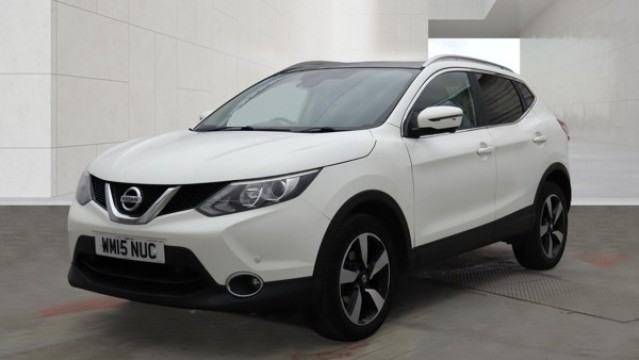 NISSAN QASHQAI 1.2 DIG-T n-tec+ White 5dr PANROOF+SATNAV+11 STAMPS 2015