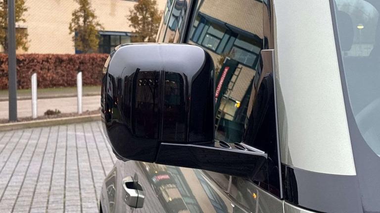  Land Rover Defender 2.0 P300 X-Dynamic SE 90 3dr Auto [6 Seat] SUV Petrol Automatic