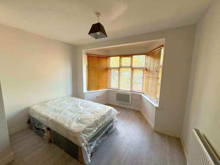 Studio Room Available – Waverley Gardens NW10 DSS APPLICANT ACCEPTED