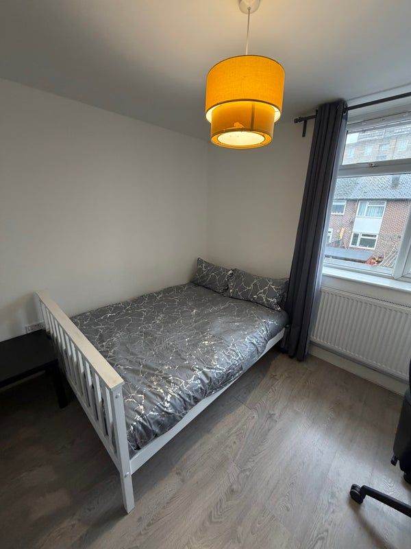 🎉 Shared Room | Relaxed Environment 💯