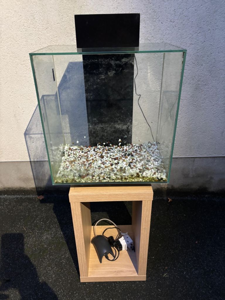 Fluval Edge Fish tank and unif