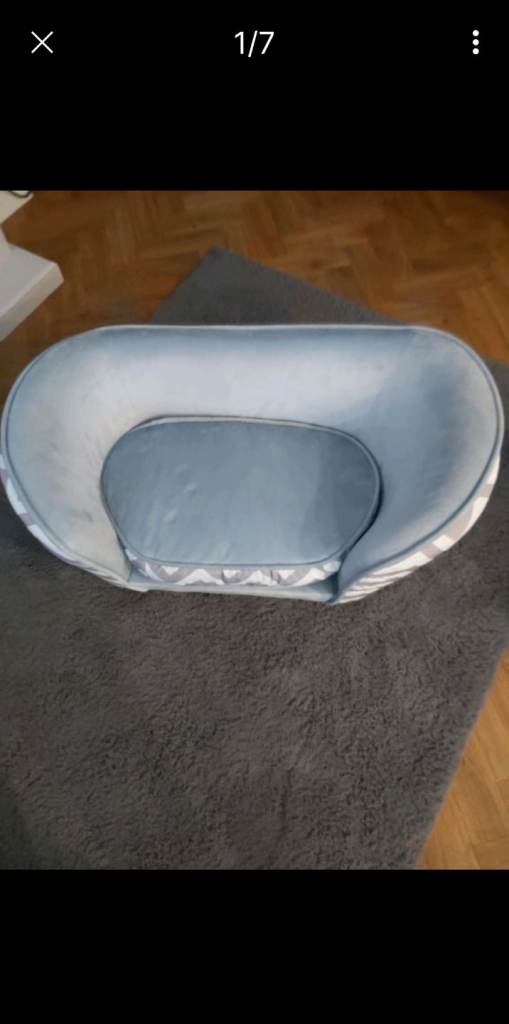 Dog bed/chaise lounge 