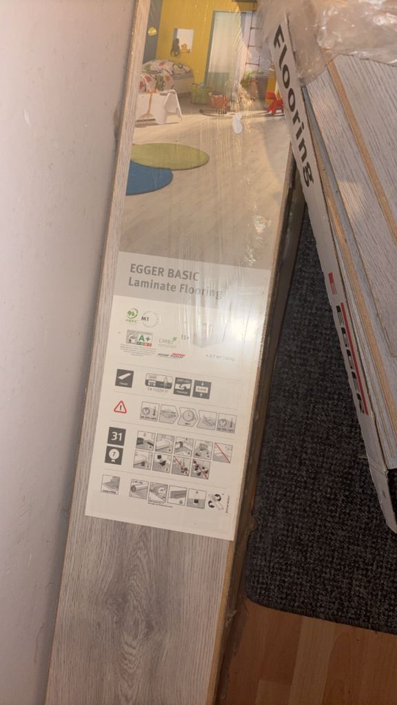 Grey laminate flooring 