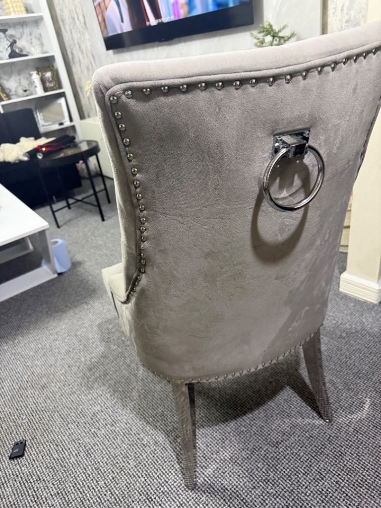 5 dining chairs velvet good condition  plus one extra frer