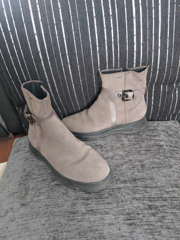 Womens boots 