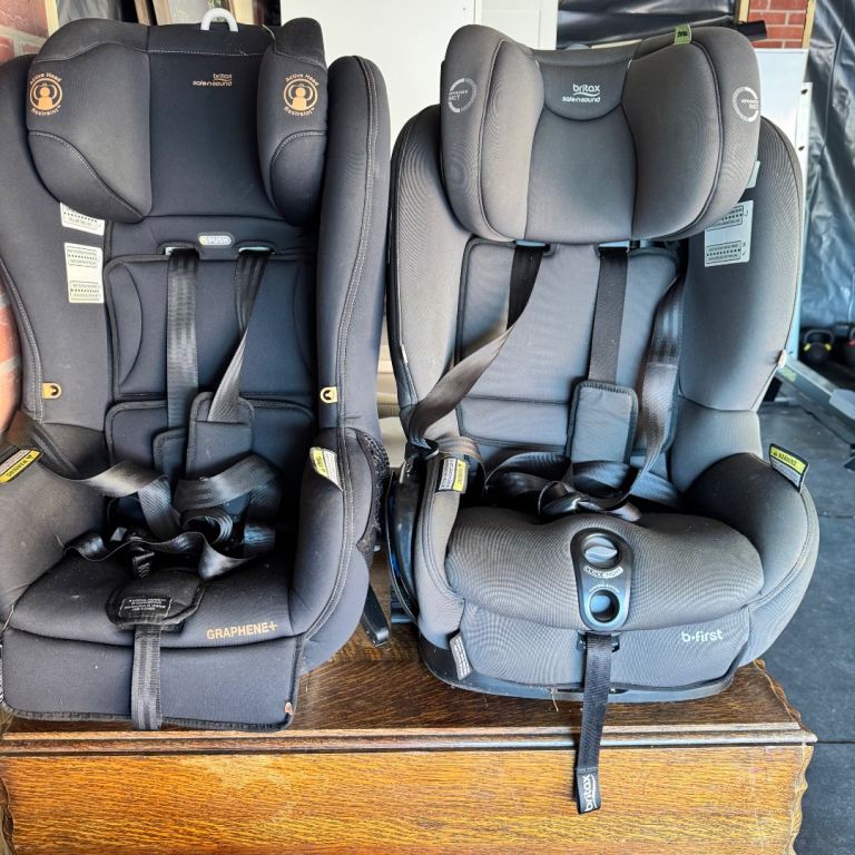 2 x Britax Safe-n-Sound baby car seats for sale in great condition.