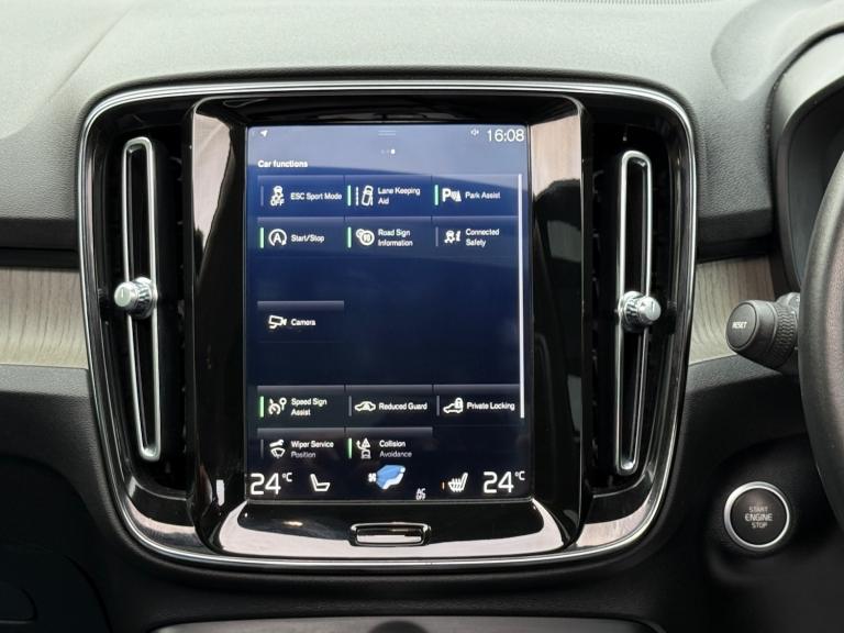 2019 Volvo XC40 1.5 T3 INSCRIPTION AUTO, 21000 MILES, VOLVO S HISTORY. ESTATE Petrol Automatic