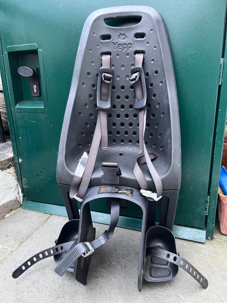 Thule child bike seat (pannier rack mounted).