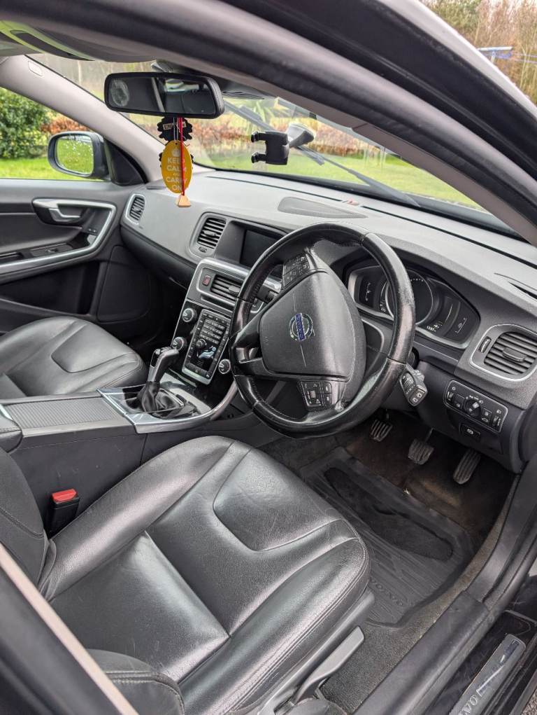 Volvo, V60, Estate, 2017, Manual, 1969 (cc), 5 doors