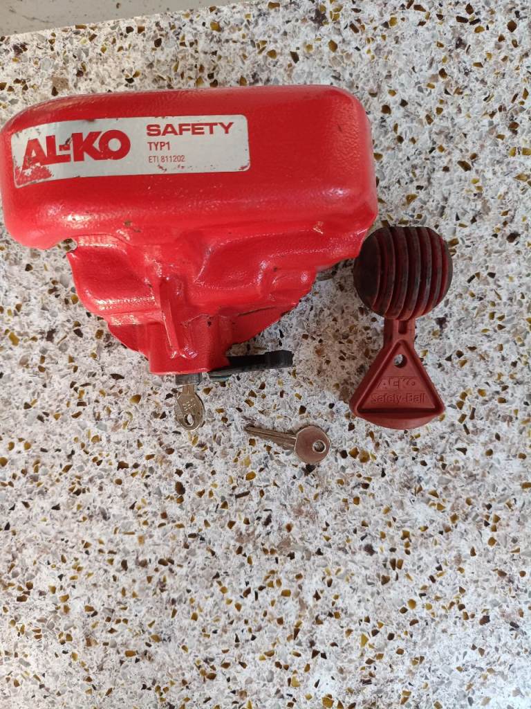 Caravan hitch lock