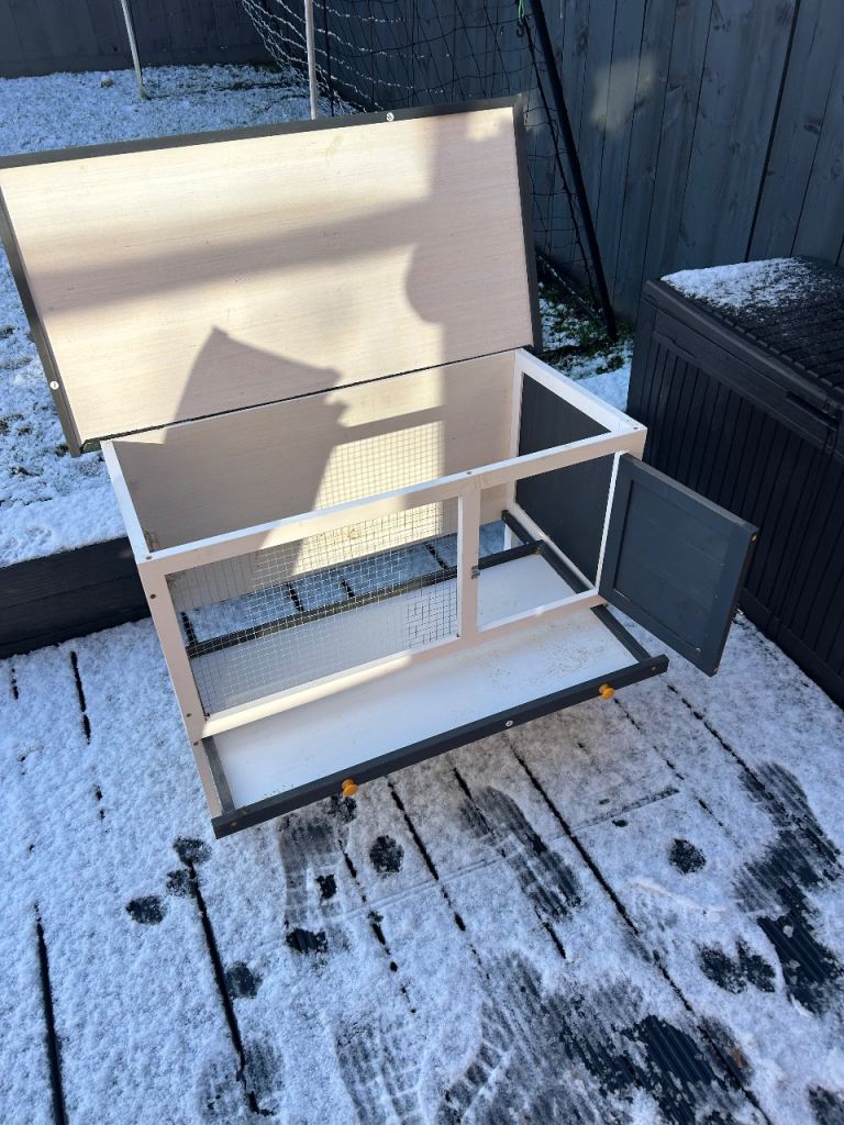 Rabbit hutch