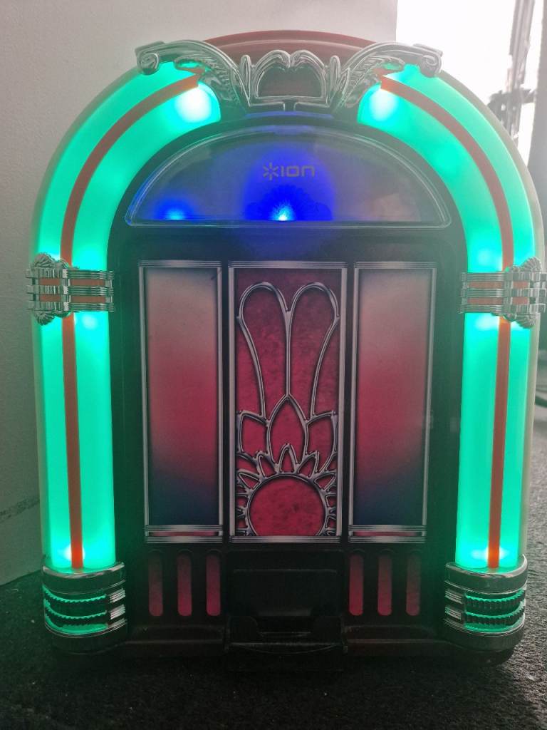 Bluetooth retro style juke box