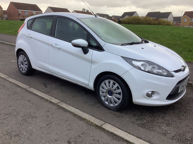 NICE LITTLE Ford, FIESTA, Hatchback, 2011, Manual, 1242 (cc), 5 doors (YEARS MOT )