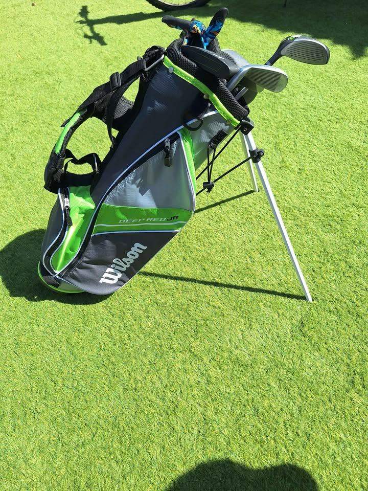 Wilson Deep Red JR Golf Bag & Clubs Set - Good Condition