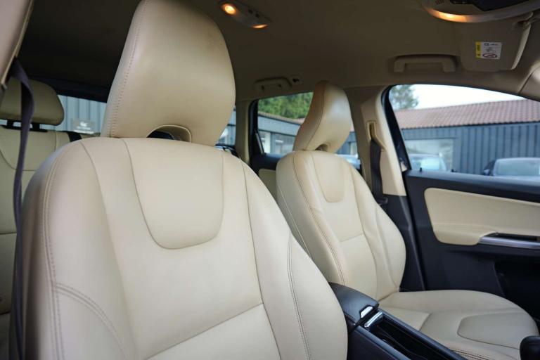 2016 Volvo XC60 2.4 XC60 SE Luxury Nav D5 AWD 4WD 5dr SUV Diesel Manual