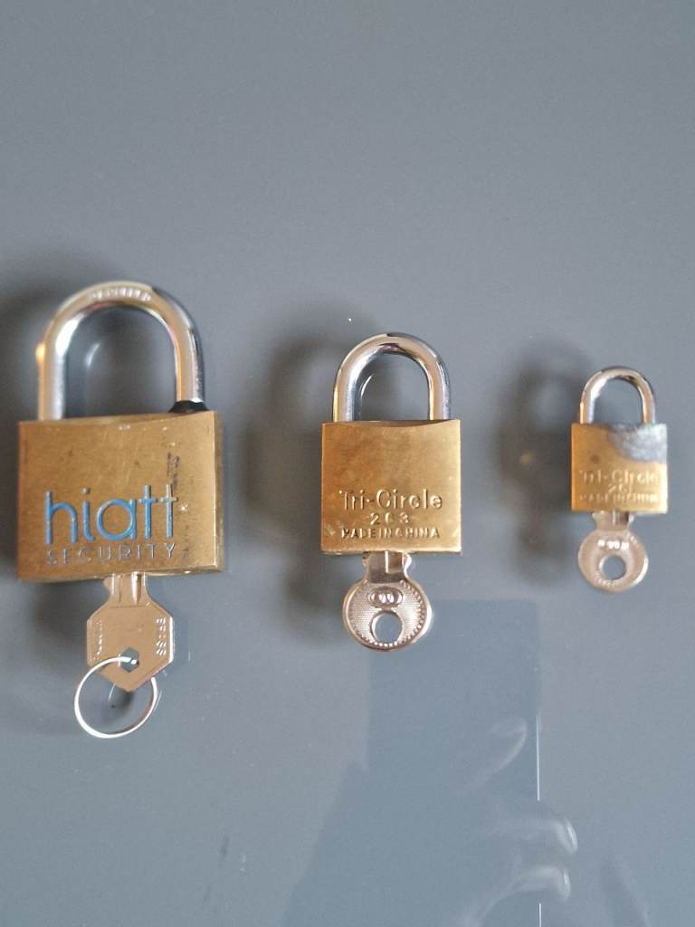 Bundle of Hiatt Padlocks with Key – Various Sizes