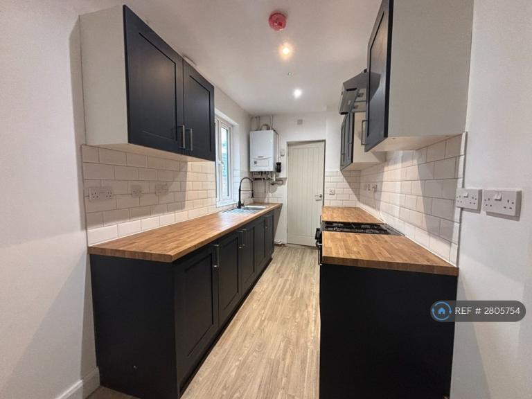 3 bedroom house in Spencer Street, Oadby, Leicester, LE2 (3 bed) (#2805754)