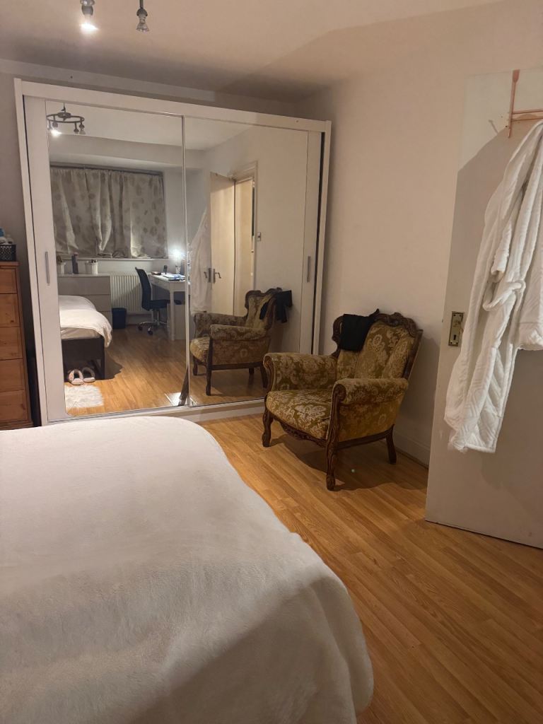 A Double Room Available - £165 per week