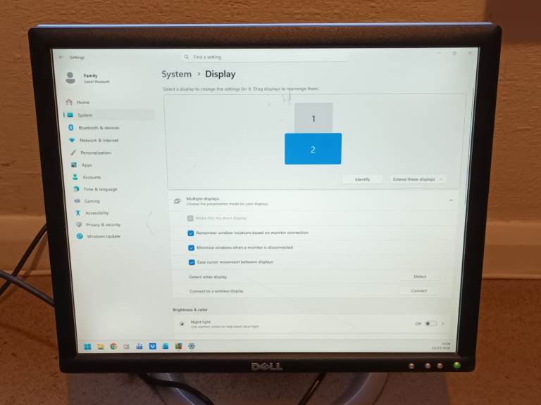 Dell Ultrasharp computer monitor model 1907FPVt with cables