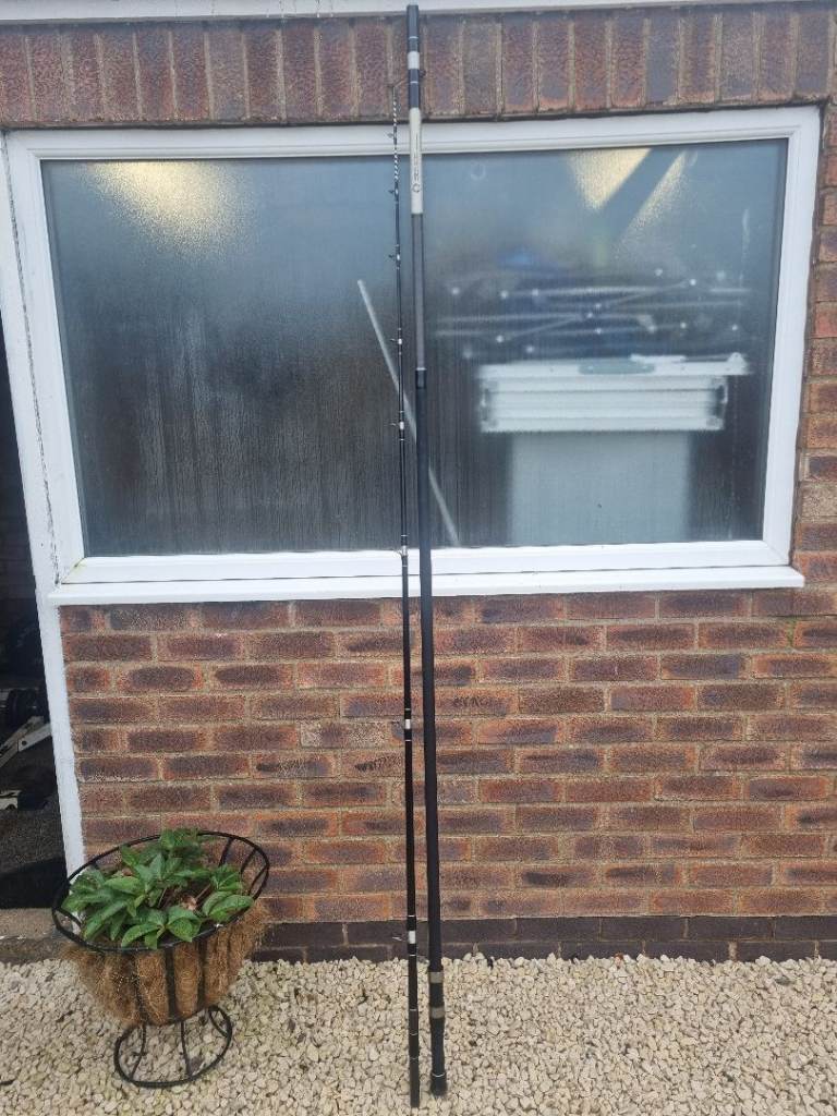 CENTURY CARBON AND METAL BEACHCASTER 