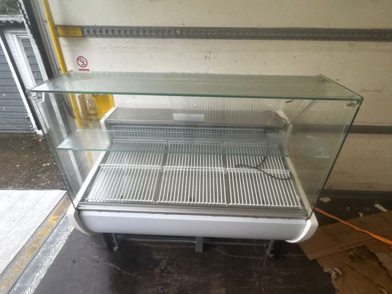 Display serve over counter fridge cafe shop restaurant takeaway 