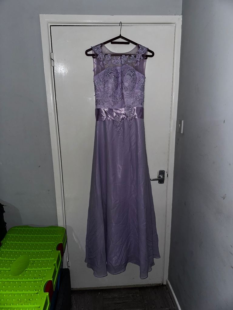 Lavender / Lilac Evening Dress – Lace Top – Size 6
