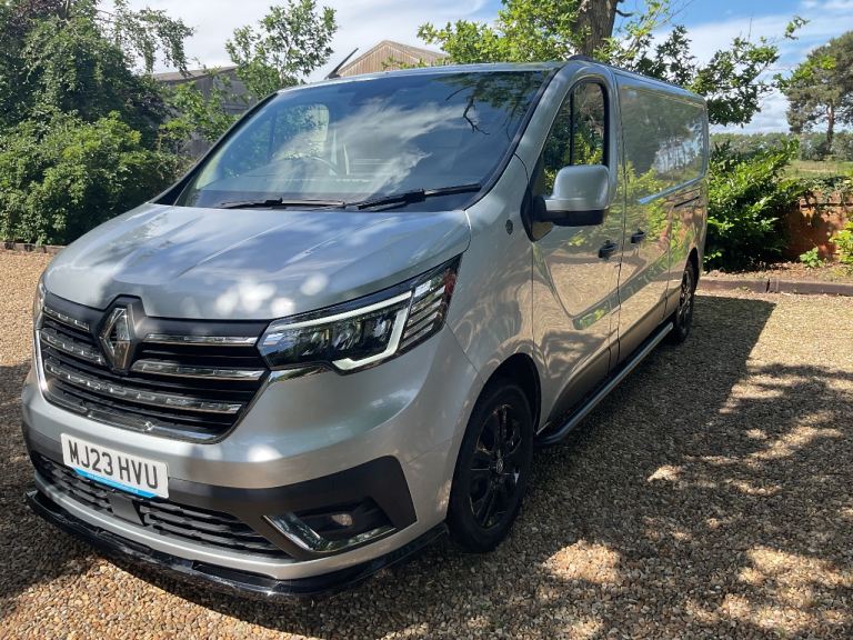 Renault Trafic 2.0dci Sport LWB