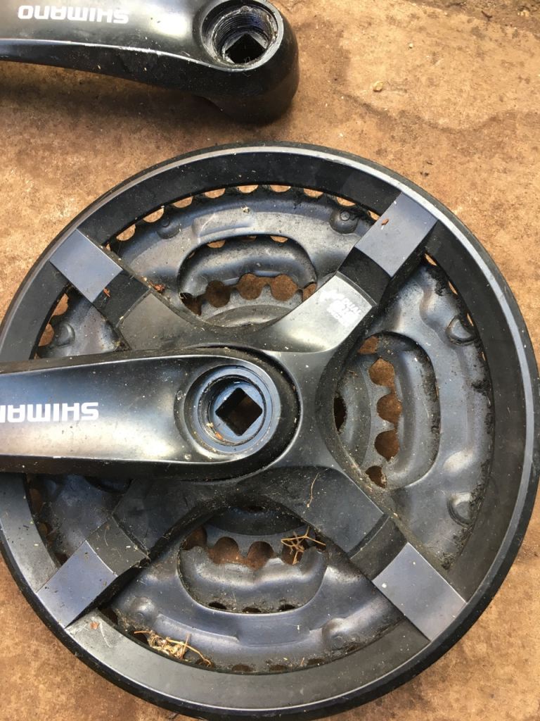 Shimano crank with pedals very good condition 