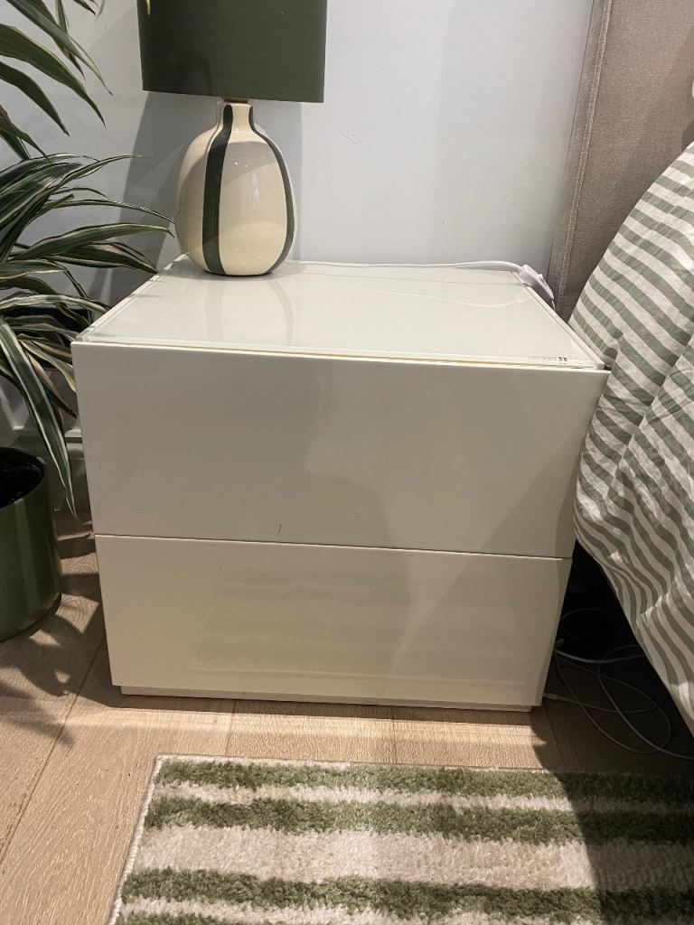 Calligaris bedside tables x2 