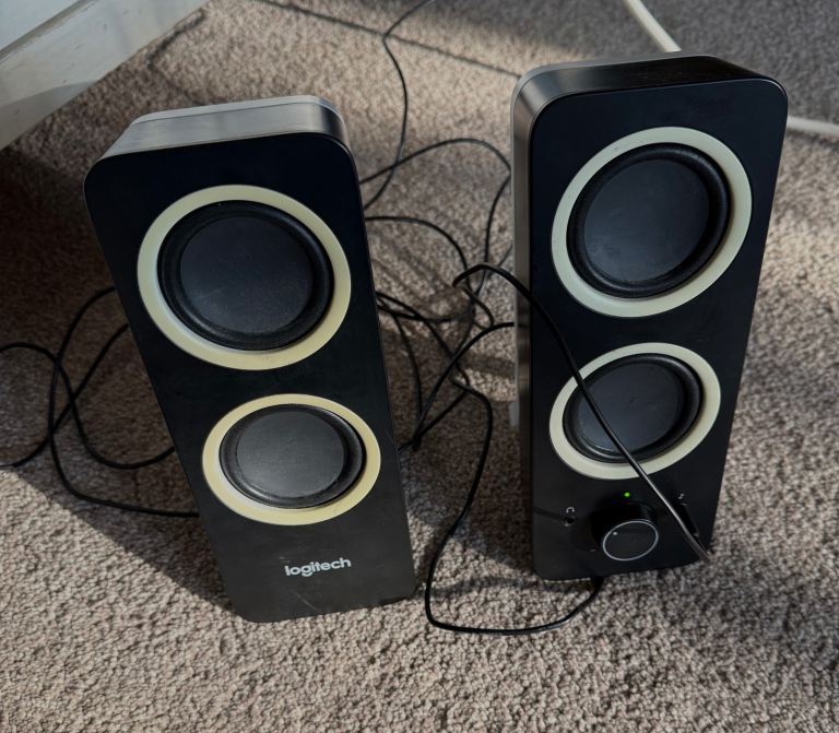Logitech Z200 Multimedia Speakers 