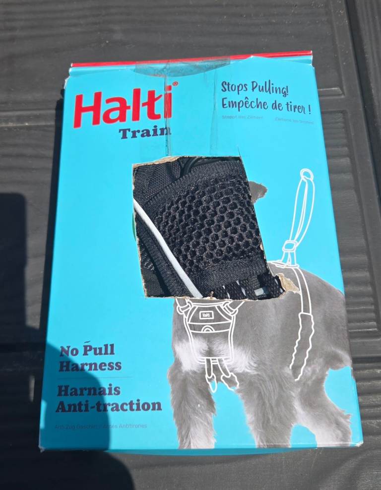 Halti No Pull Harness - Stop Your Dog Pulling on the Lead. Adjustable, Lightweight and Easy to Use