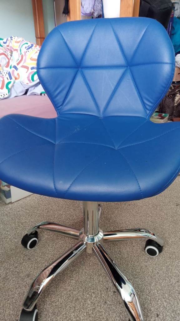 image for Kids desk chair 